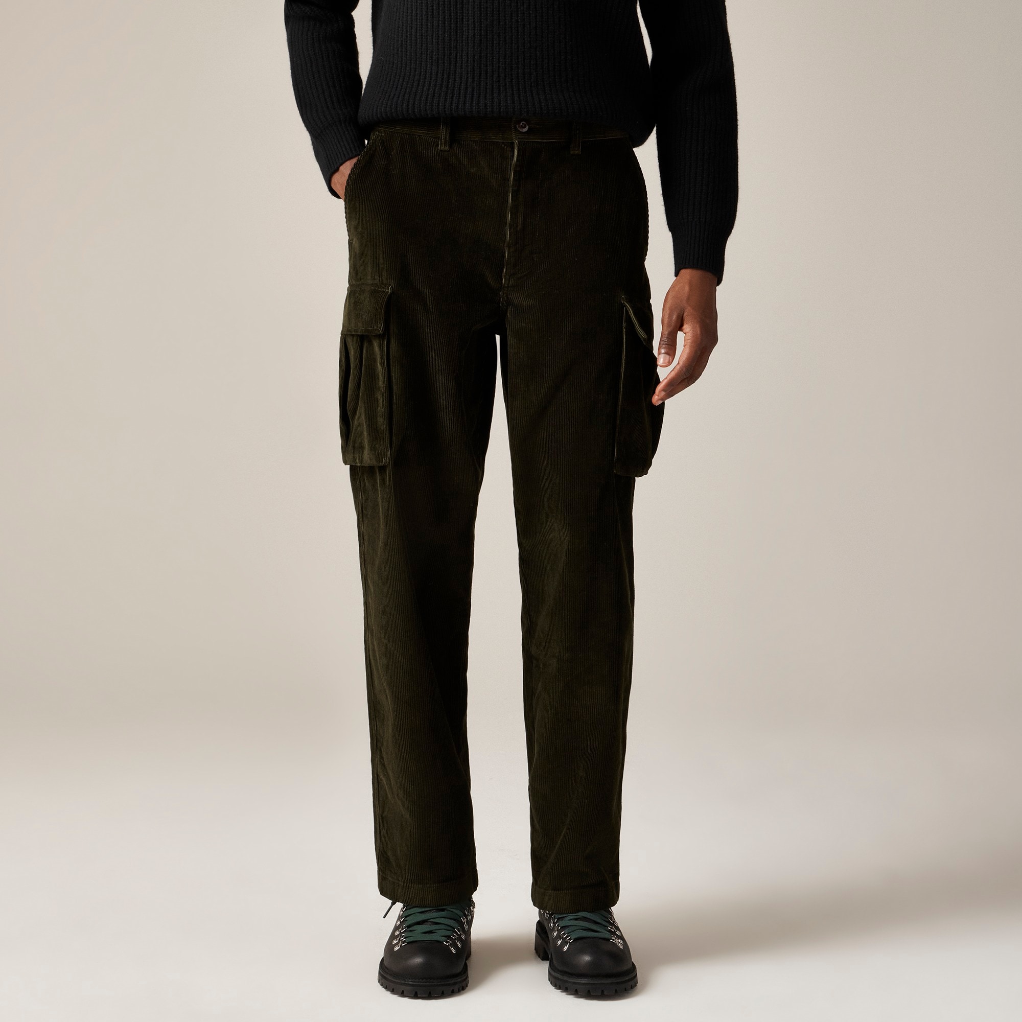 mens Relaxed-fit 10-wale corduroy cargo pant